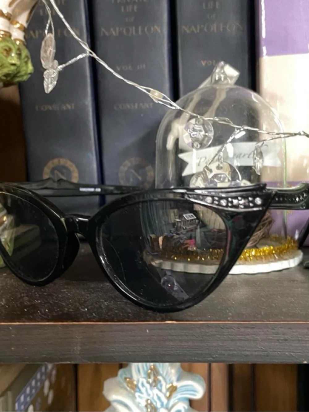 Black Cat-Eye Women's Sunglasses - Classic Stylish Shades